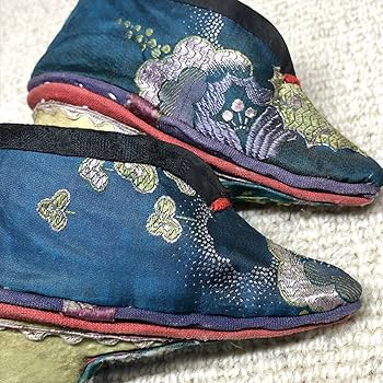 激レア　中国　清代のアンティーク　時代物　三寸金蓮 女性の靴　飾り稀少　極上レア 激レア中国清代のアンティーク時代物三寸金蓮 女性の靴飾り稀少